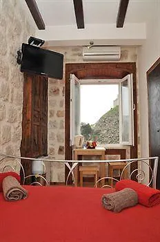 Vendégház Eddie's Sea View Old Town 3*