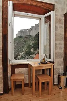 Eddie's Sea View Old Town 3*