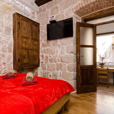 Eddie's Sea View Old Town 3*